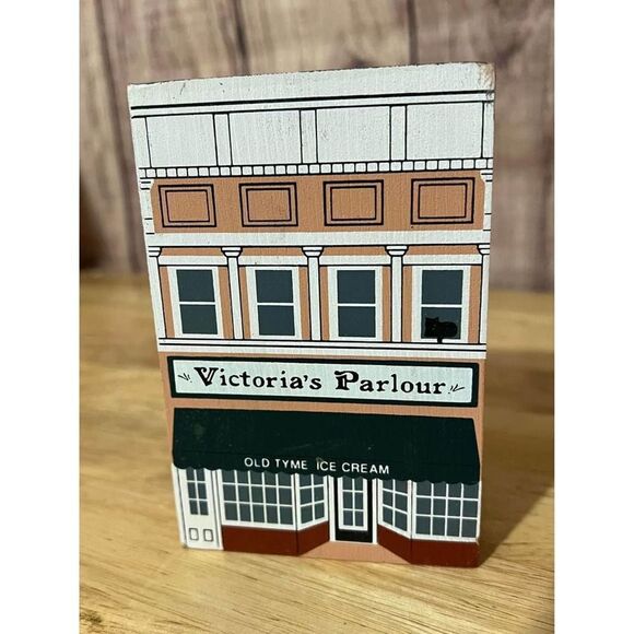 HAND SIGNED - Cats Meow Village - VICTORIA'S PARLOUR - Series VIII 8 1990 - Picture 1 of 8